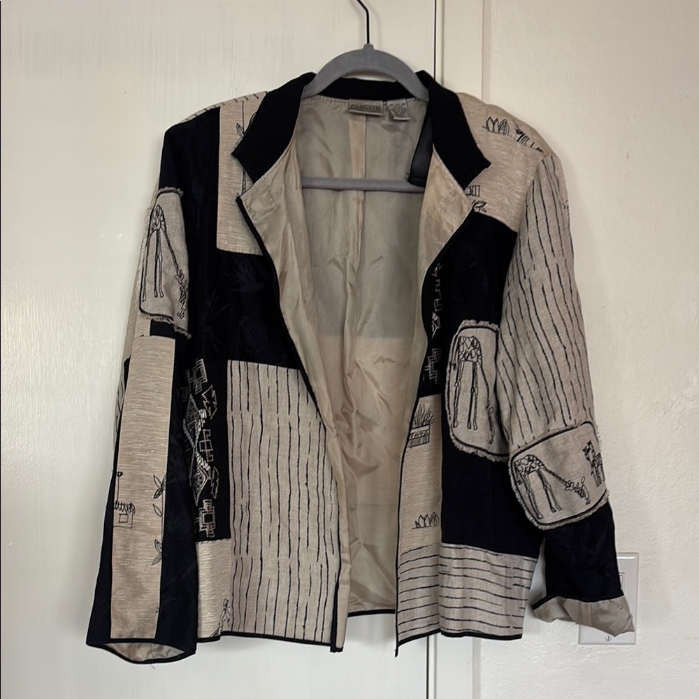 Giraffe Patterned Black and Cream Women's Jacket